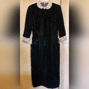 Vtg 50s Black Velvet Dress Handmade Womens Small Lace Collar Cuffs Rhinestones